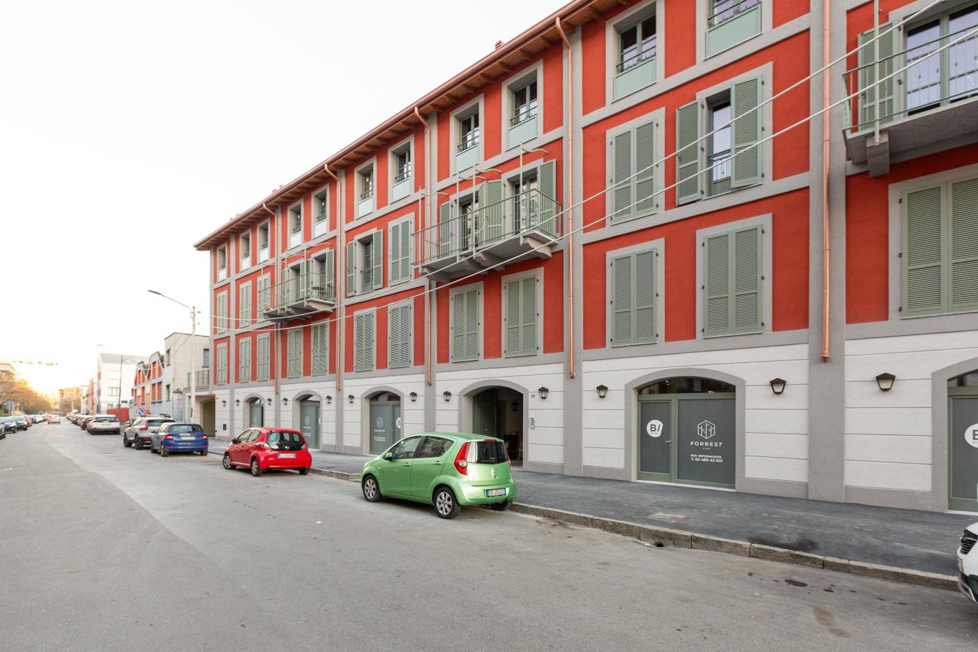 Modern Apartment In Milan With Balcony Exterior photo